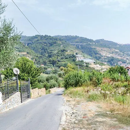 בית נופש Holiday Capo Buona Speranza סנטו סטפנו אל מארה